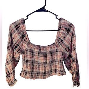 Back and pink plaid cropped shirt
